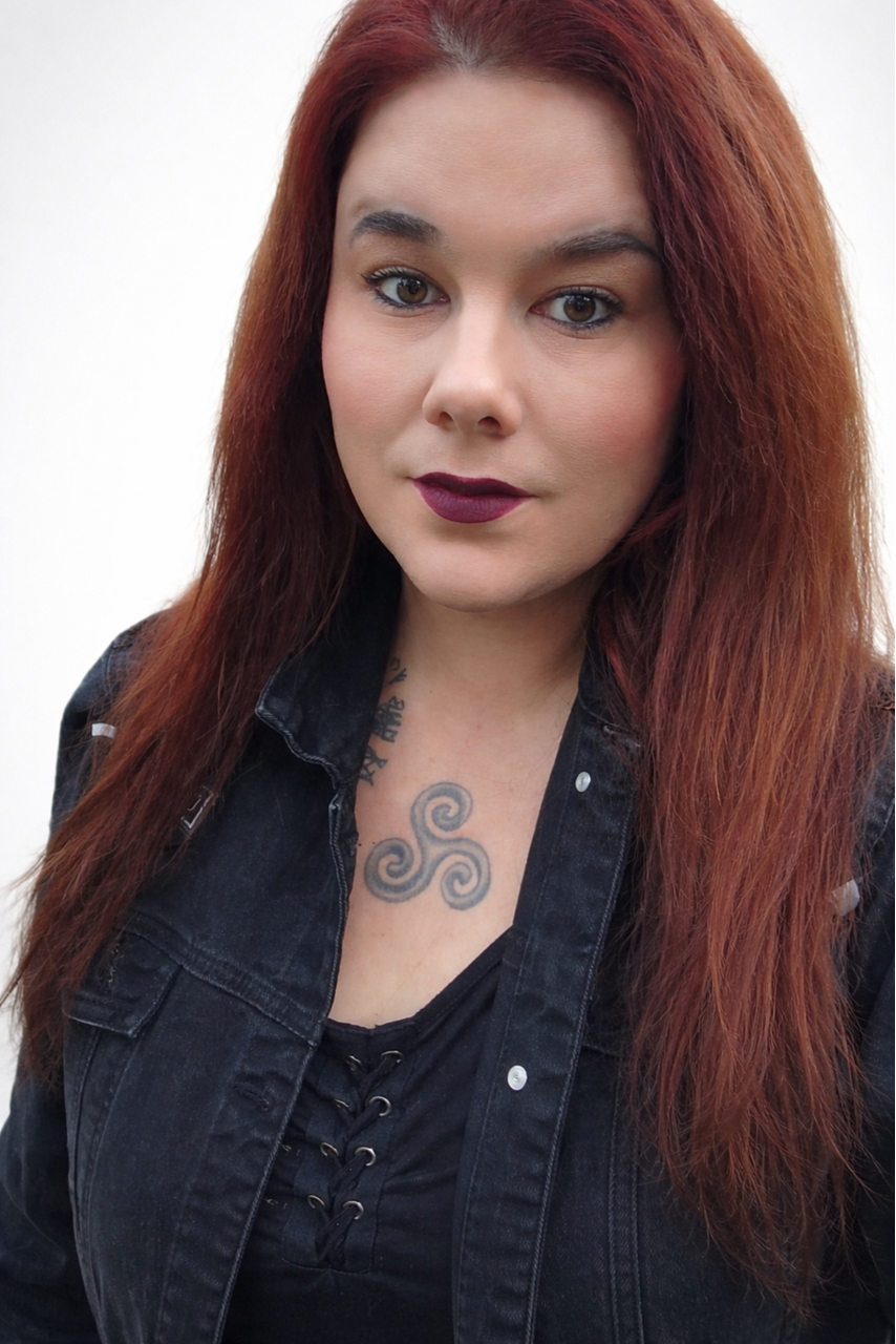 portrait 1920x1280 fullface